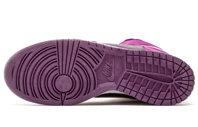 Nithtke Duthtnk High Pro SB 'Un-Heavens Gate' 305050-401