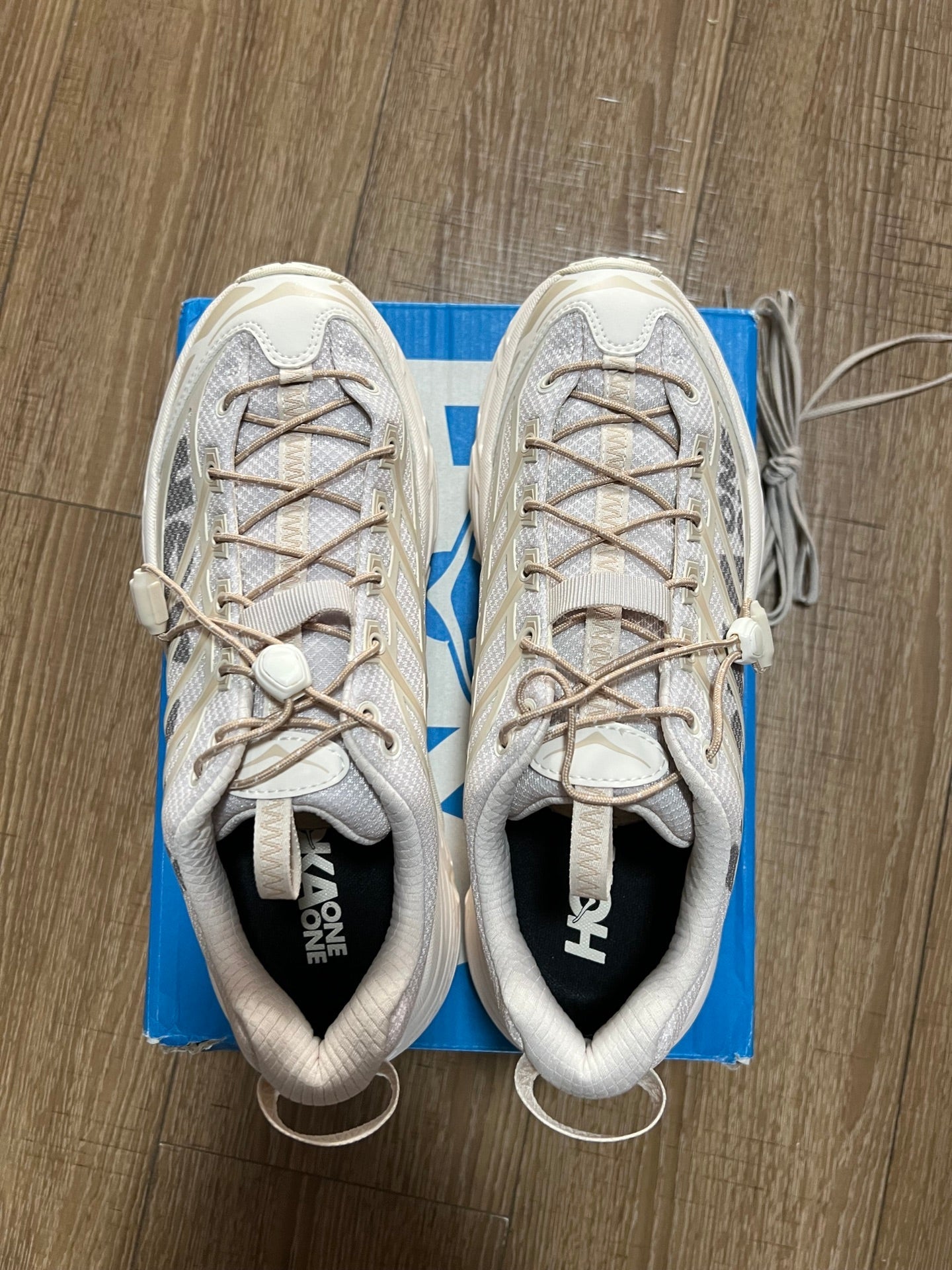 Hothtka ONE ONE Mafate Three 2 Sneaker 'Eggnog' 1141572-ESSN