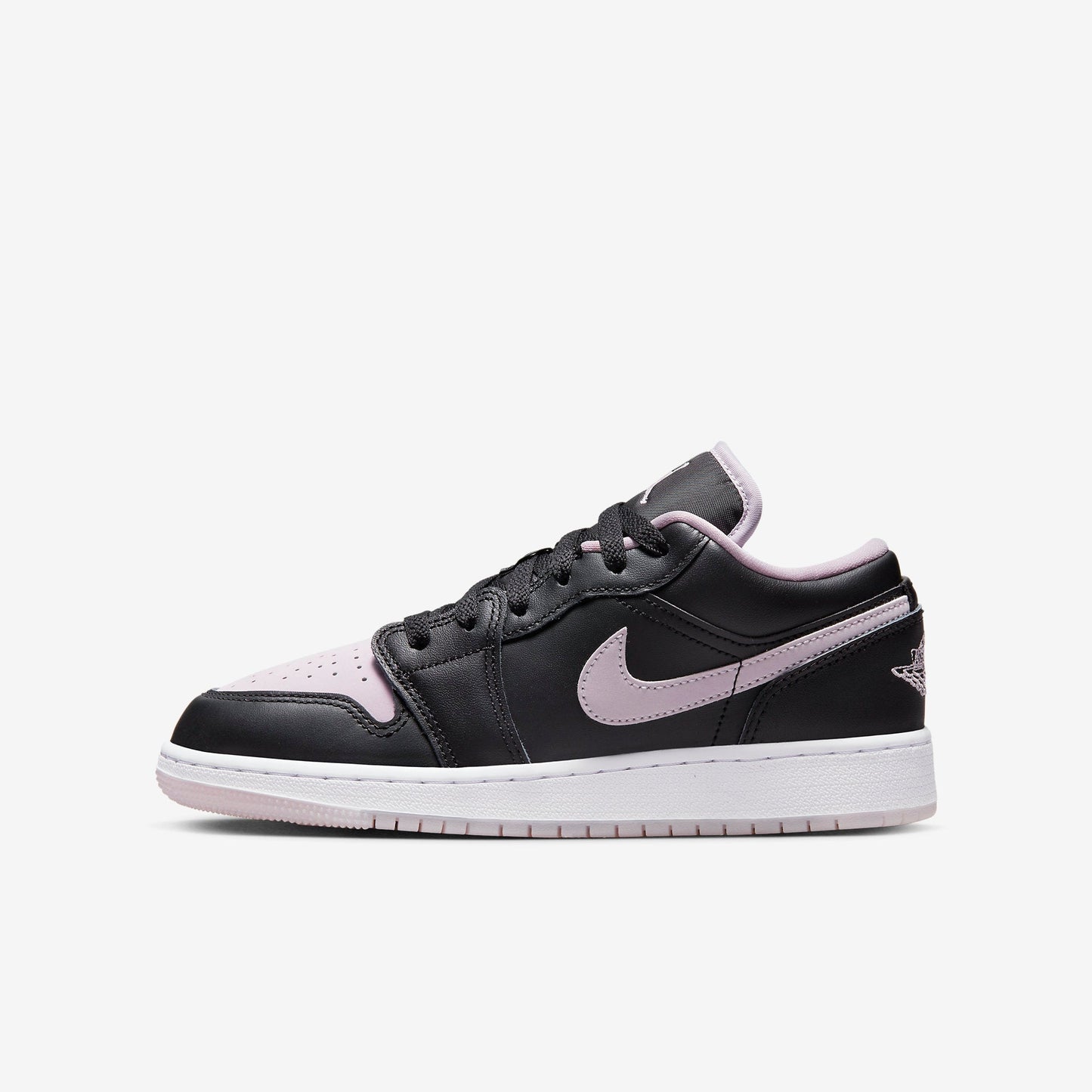 (GS) Aithtr Jordthtan 1 Low SE 'Black / Iced Lilac' (2023) DV1333-051