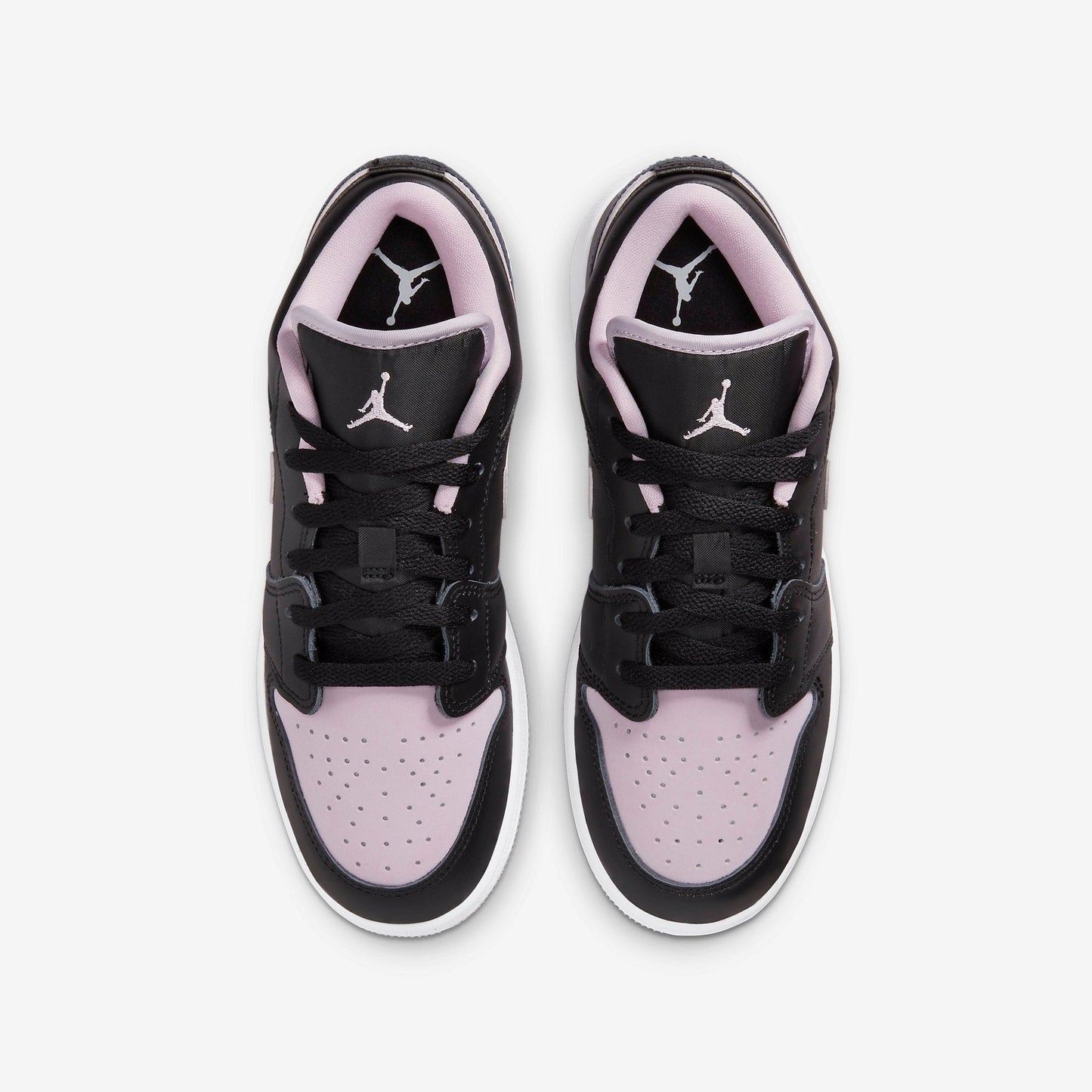 (GS) Aithtr Jordthtan 1 Low SE 'Black / Iced Lilac' (2023) DV1333-051
