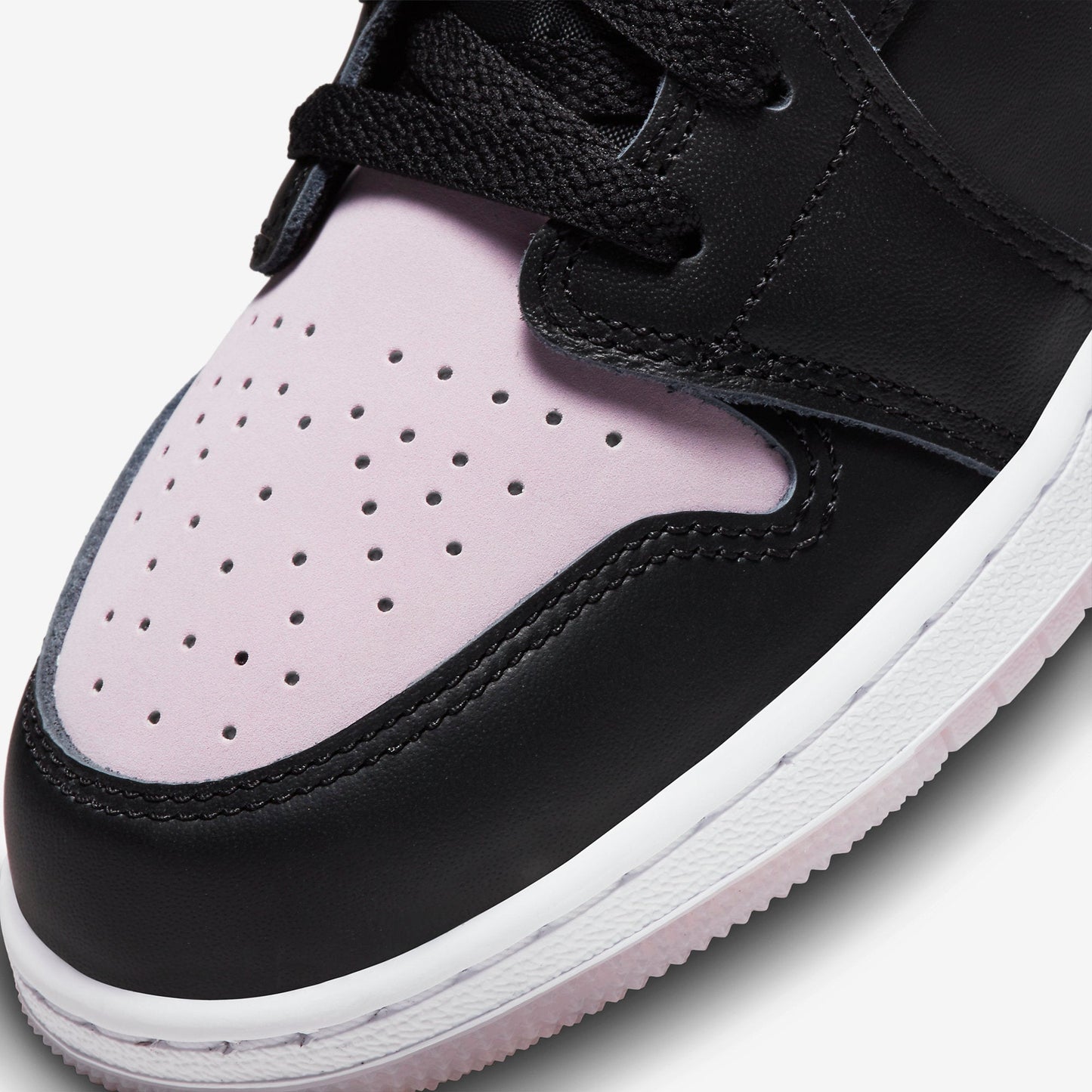 (GS) Aithtr Jordthtan 1 Low SE 'Black / Iced Lilac' (2023) DV1333-051