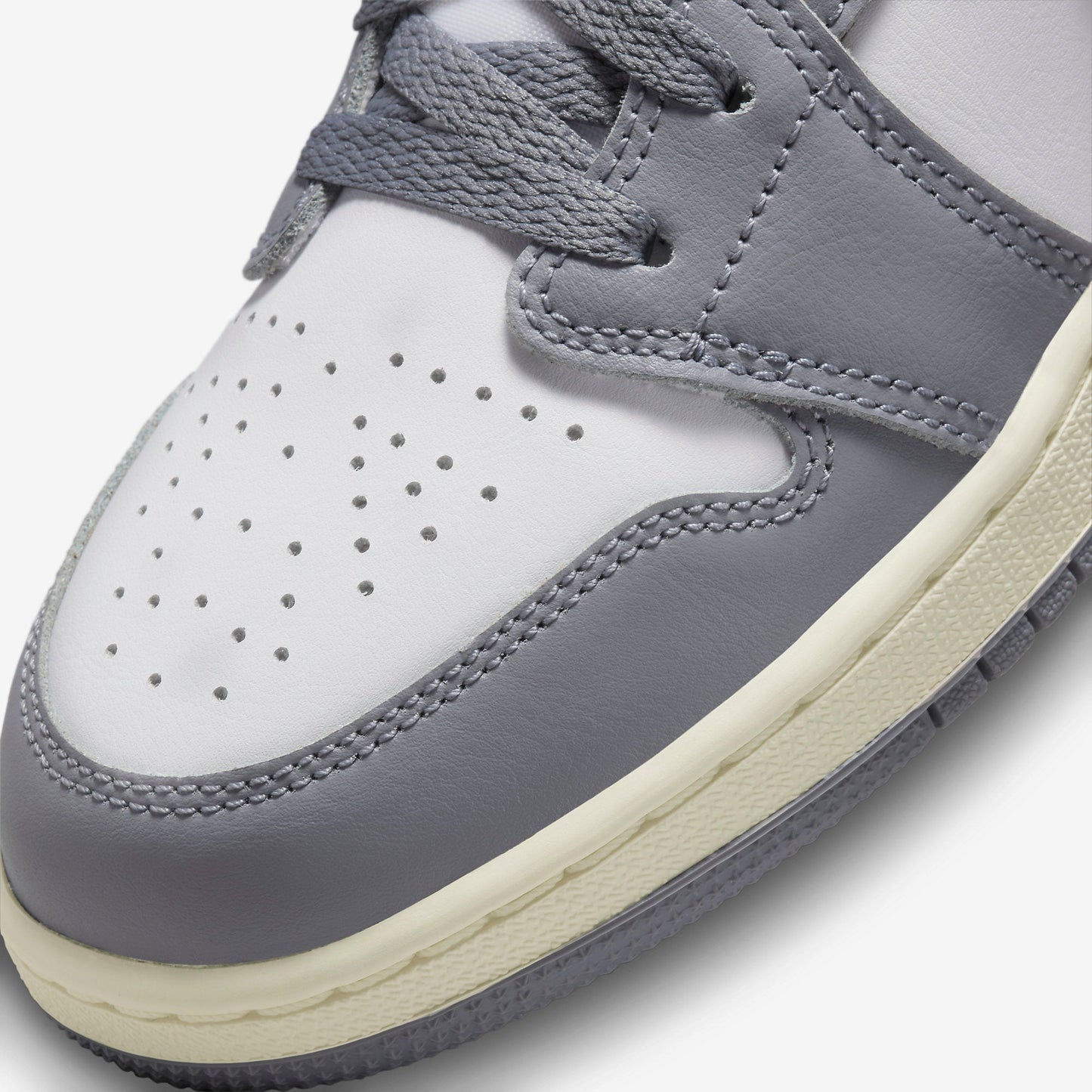 (GS) Aithtr Jordthtan 1 Low 'Vintage Stealth Grey' (2022) 553560-053