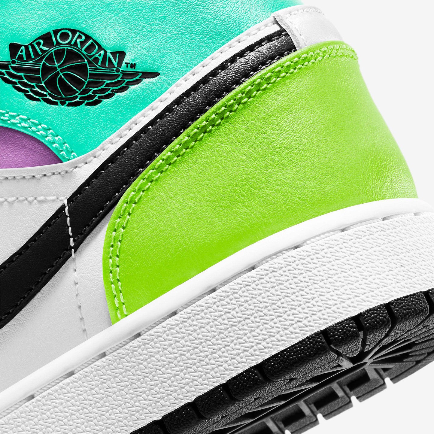 (GS) Aithtr Jordthtan 1 Mid 'Pastel Black Toe' (2021) 554725-175