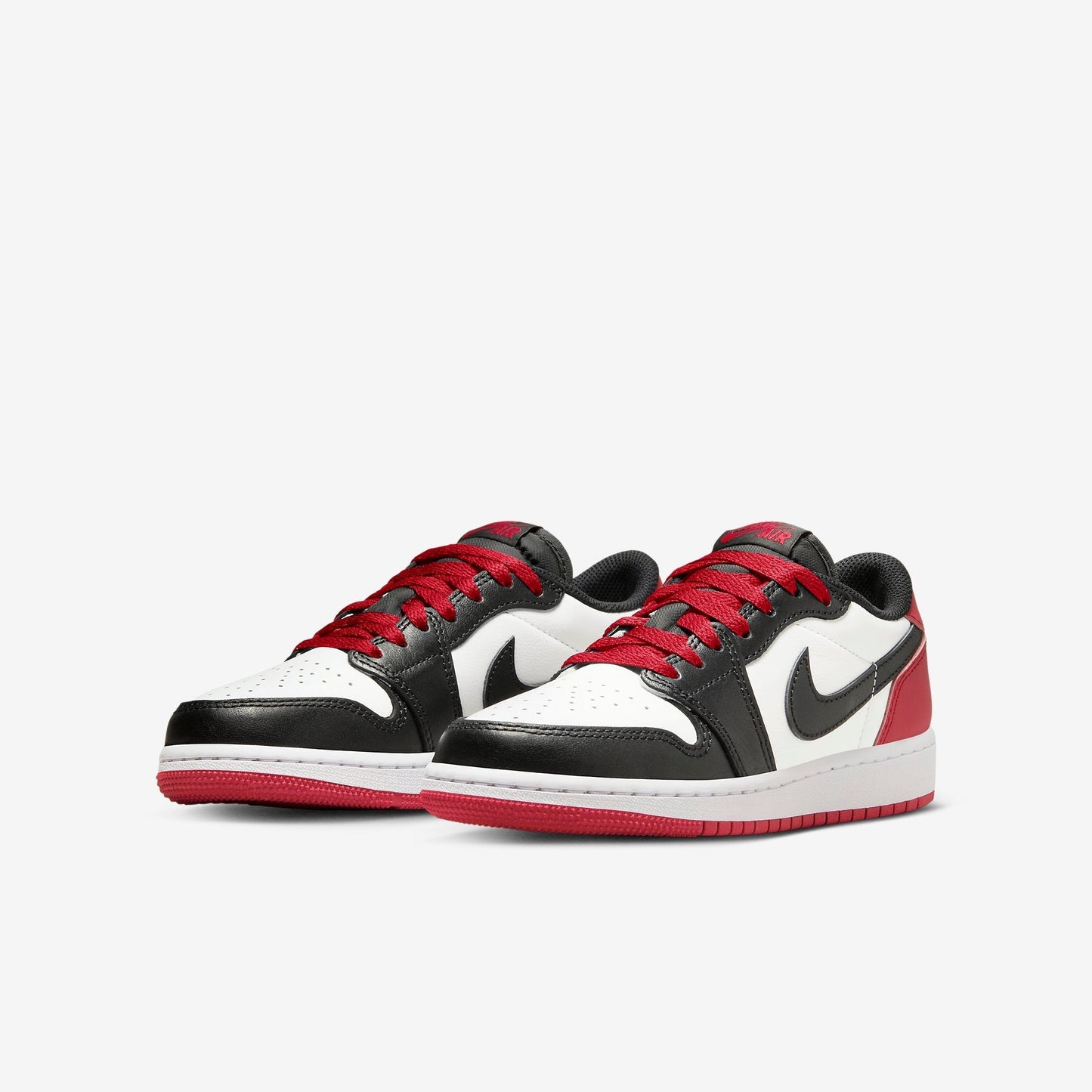 (GS) Aithtr Jordthtan 1 Retro Low OG 'Black Toe' (2023) CZ0858-106