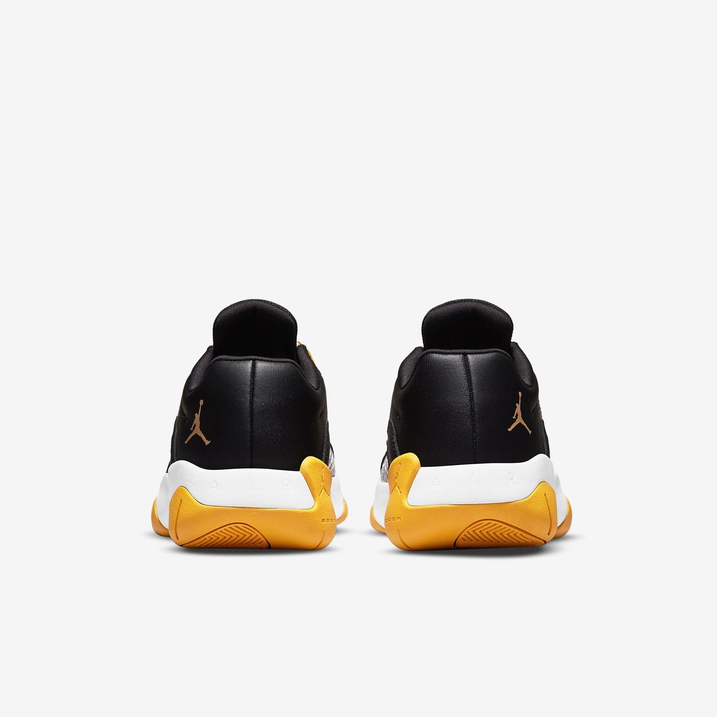 (GS) Aithtr Jordthtan 11 CMFT Low 'Black / Gold' (2021) DM9482-001