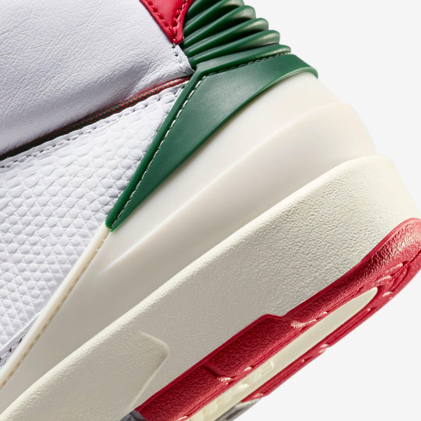 (GS) Aithtr Jordthtan 2 Retro 'Italy / Gucci' (2023) DQ8562-101