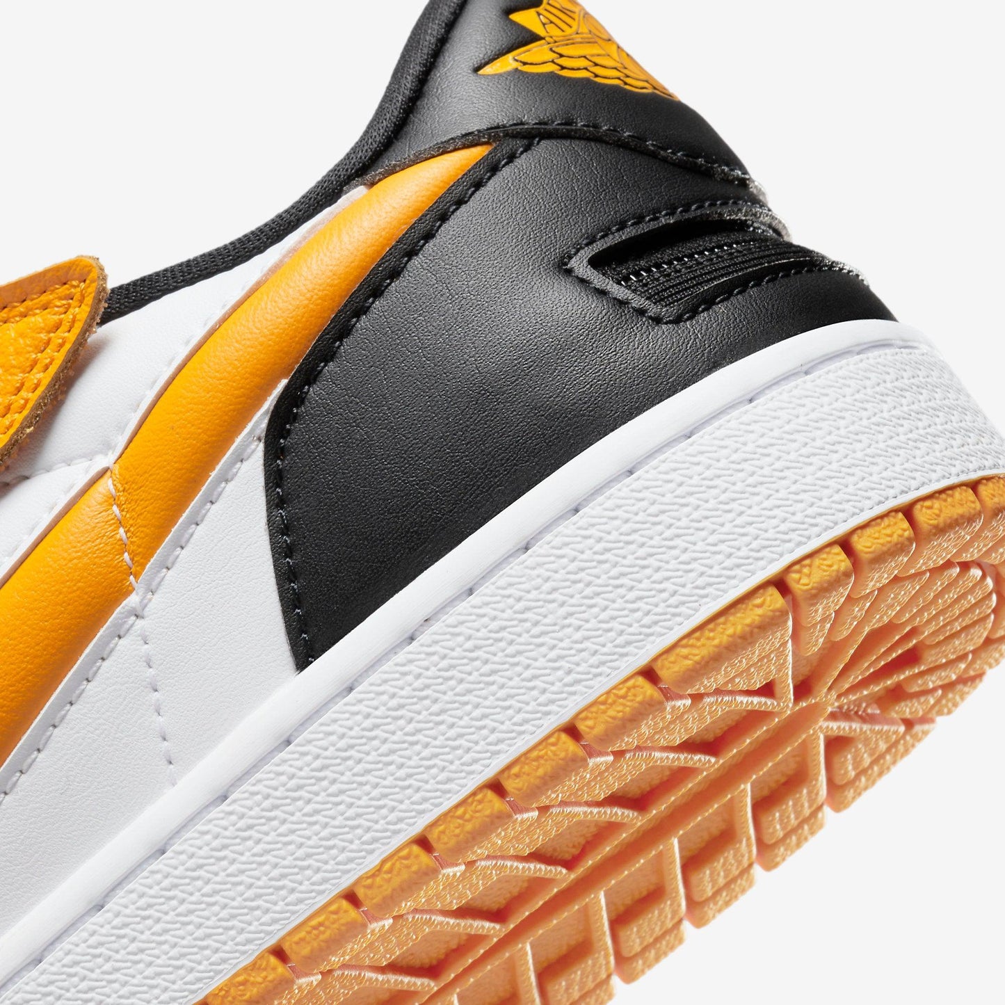 (Men's) Aithtr Jordthtan 1 Low FlyEase 'University Gold' (2022) DM1206-107
