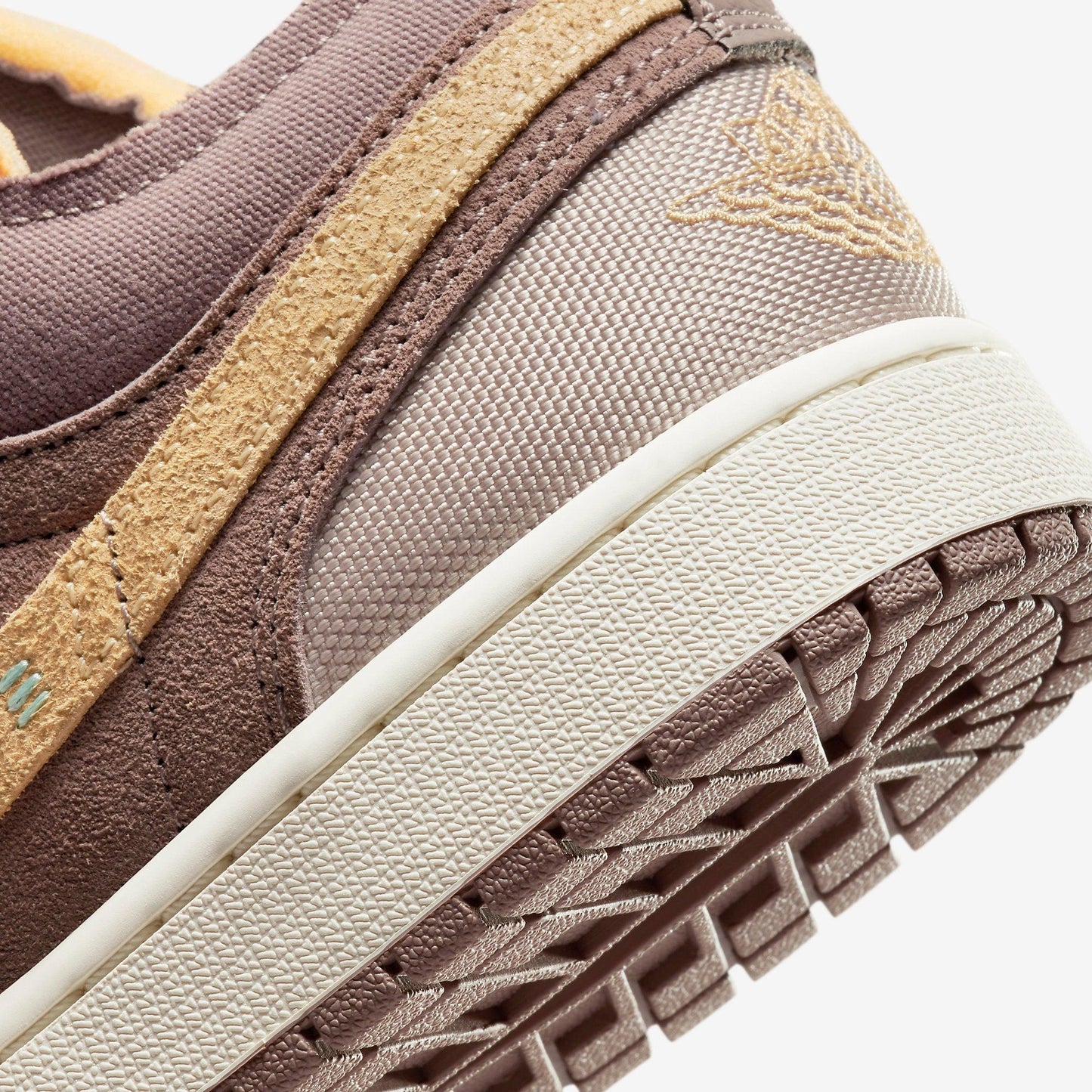 (Men's) Aithtr Jordthtan 1 Low SE Craft 'Taupe Haze' (2023) DN1635-200