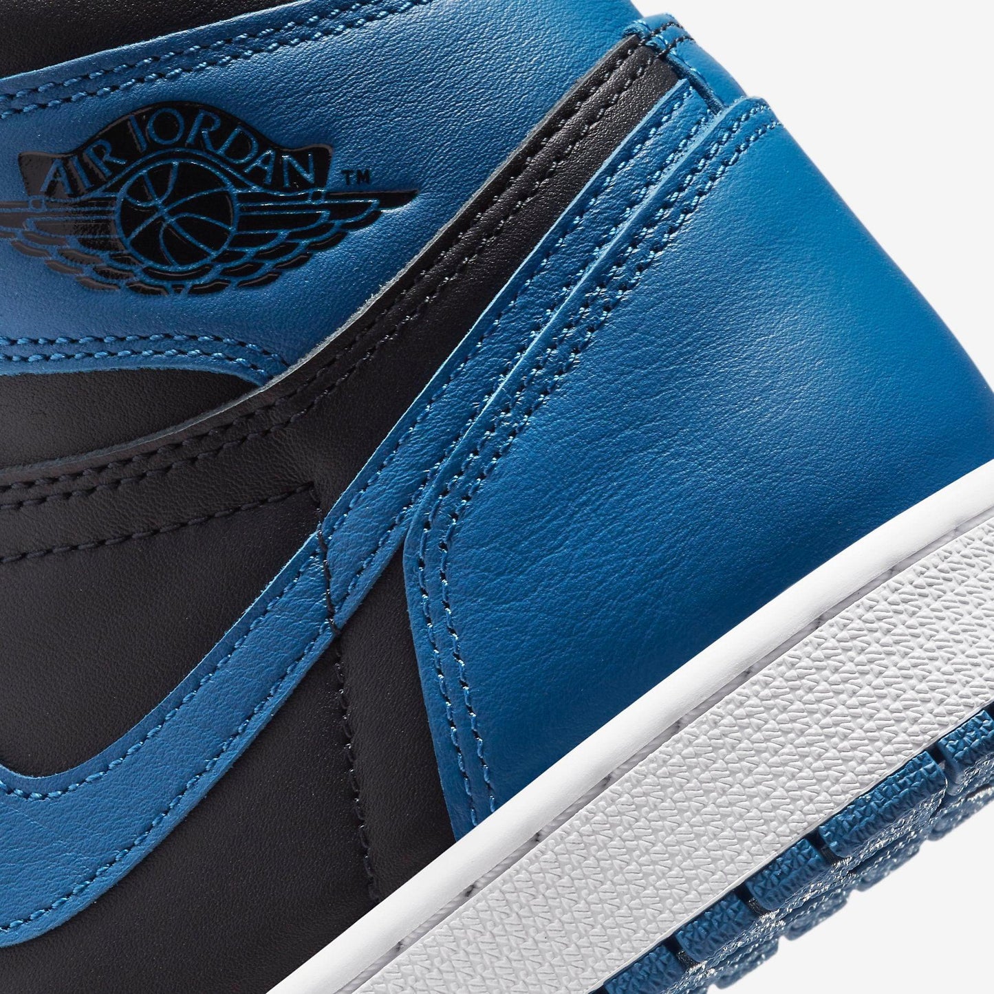 (Men's) Aithtr Jordthtan 1 Retro High OG 'Dark Marina Blue / Black' (2022) 555088-404