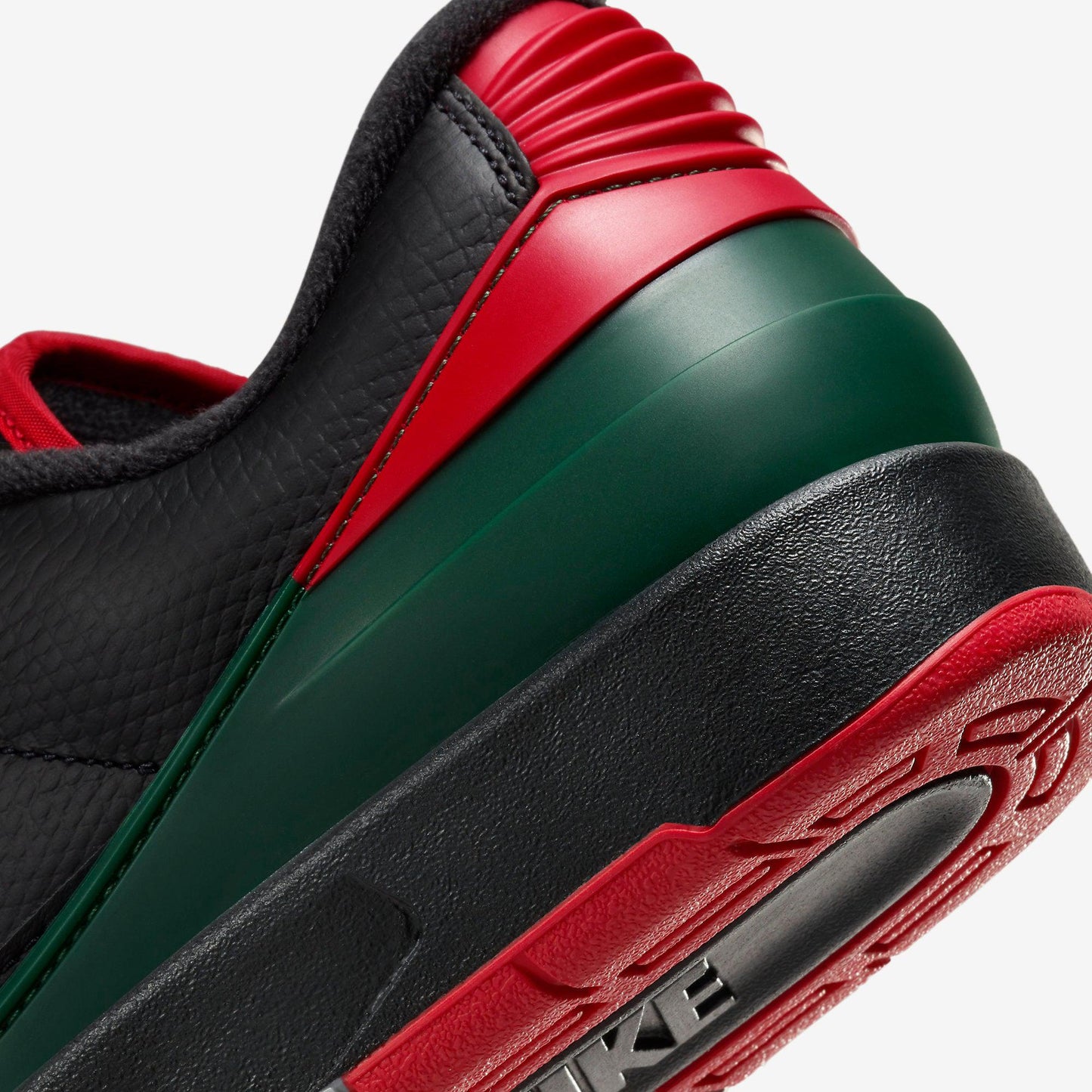 (Men's) Aithtr Jordthtan 2 Retro Low 'Christmas / Gucci' (2023) DV9956-006