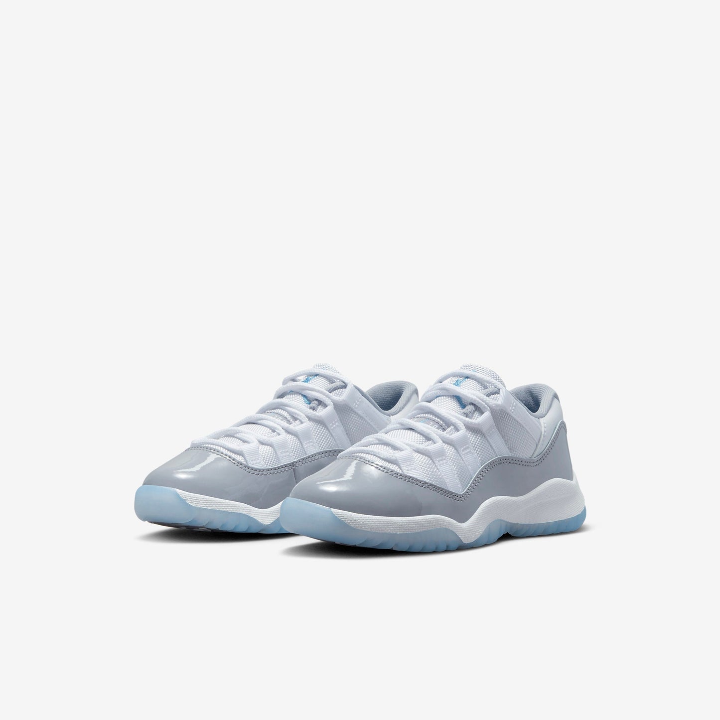 (PS) Aithtr Jordthtan 11 Retro Low 'Cement Grey' (2023) 505835-140