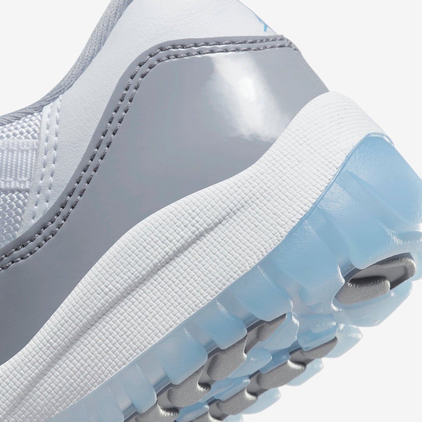(PS) Aithtr Jordthtan 11 Retro Low 'Cement Grey' (2023) 505835-140