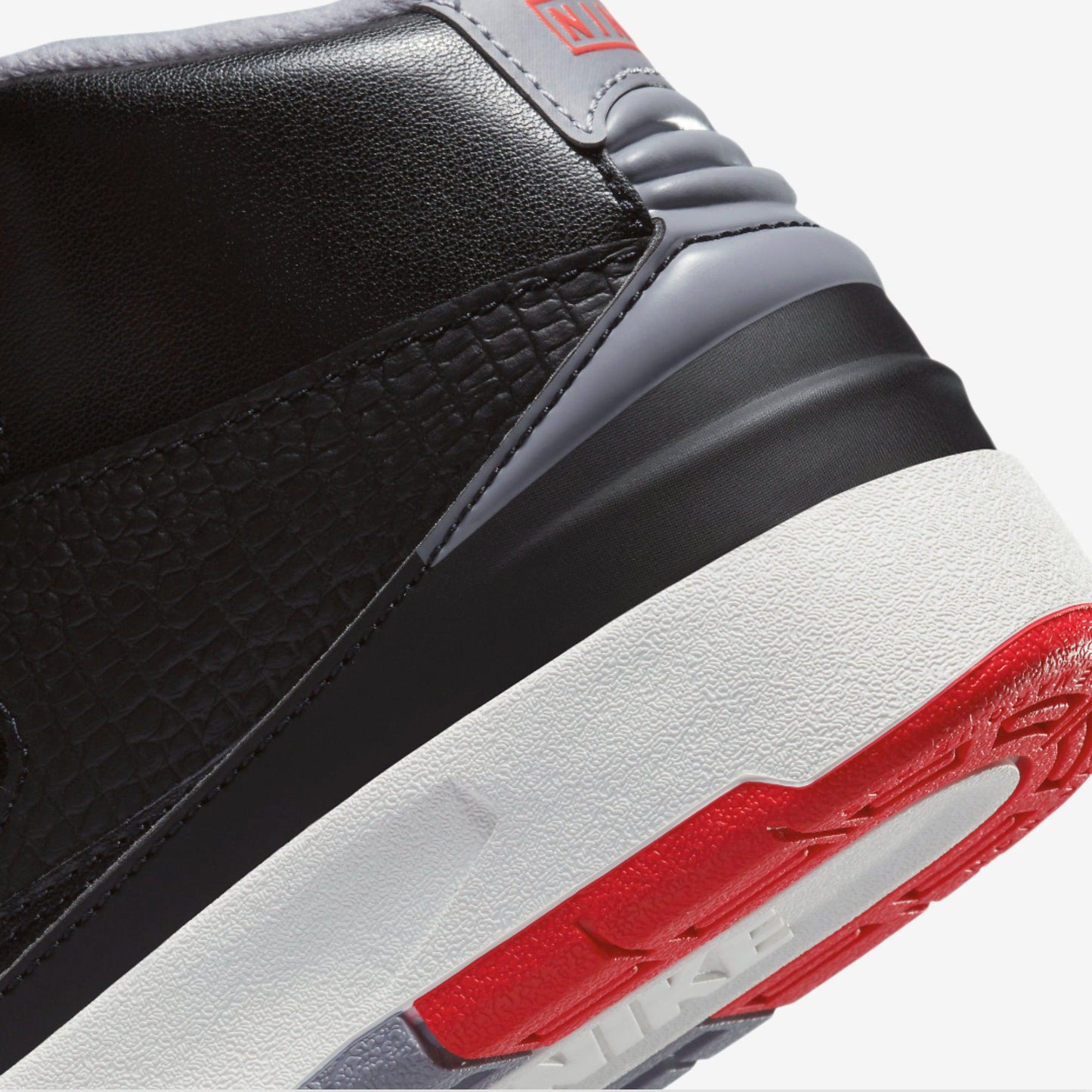 (PS) Aithtr Jordthtan 2 Retro 'Black Cement' (2023) DQ8564-001