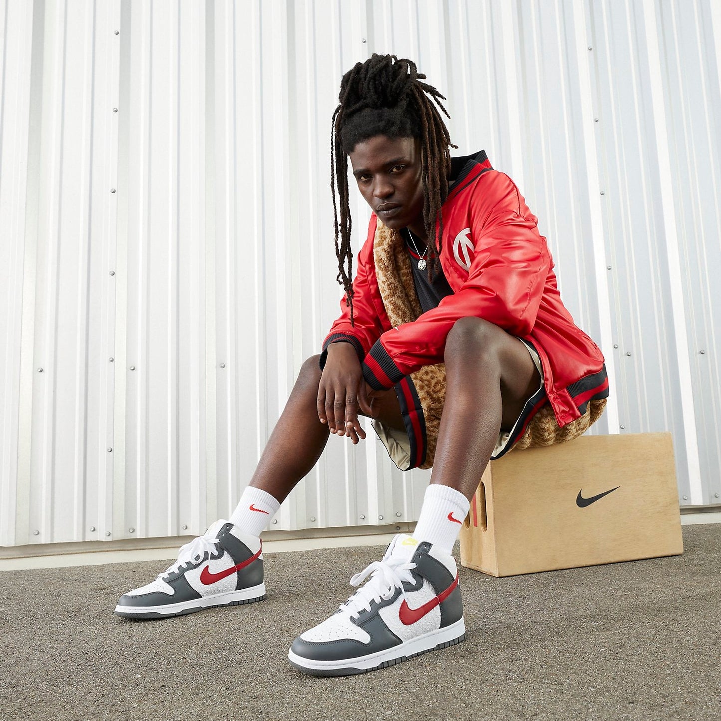 Nithtke Duthtnk High 'Embossed Basketball Grey Red' FD0668-001