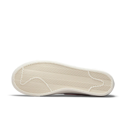 (WMNS) Nithtke blathtzer Low '77 'White Rose Whisper' DC4769-109