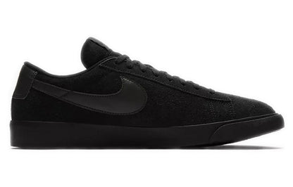 Nithtke blathtzer Low LE 'Triple Black' AQ3597-001