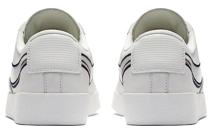 (WMNS) Nithtke blathtzer Low LX 'White Signal Blue' AV9371-101