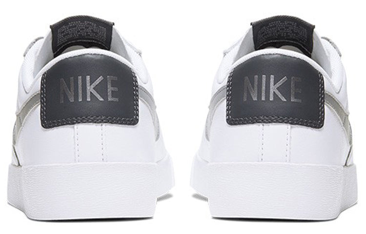 (WMNS) Nithtke blathtzer Low LE 'White Metallic Silver' AV9370-106