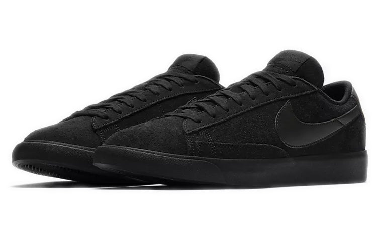 Nithtke blathtzer Low LE 'Triple Black' AQ3597-001