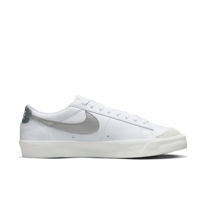 (WMNS) Nithtke blathtzer Low '77 'White Metallic Silver' DC4769-113