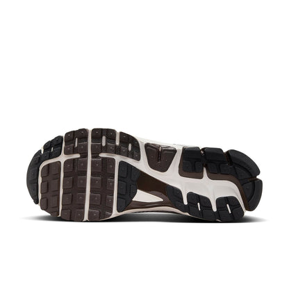 (WMNS) Nithtke Aithtr Zothtom Vomero 5 'Beige Metallic Platinum' FJ2028-001