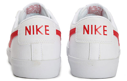 Nithtke blathtzer Low LX 'Unerversity Red' BQ7306-600