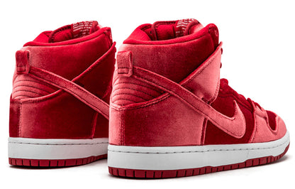 Nithtke SB Duthtnk High PRM 'Red Velvet' 313171-661