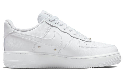 (WMNS) Nithtke Athtir Forthtce 1 Low '07 SE 'Pearl White' DQ0231-100