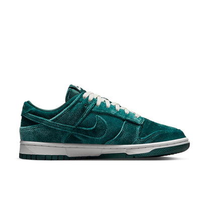 (WMNS) Nithtke Duthtnk Low 'Green Velvet' DZ5224-300