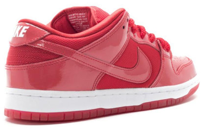 Nithtke Duthtnk Low Pro SB 'Red Patent Leather' 304292-616