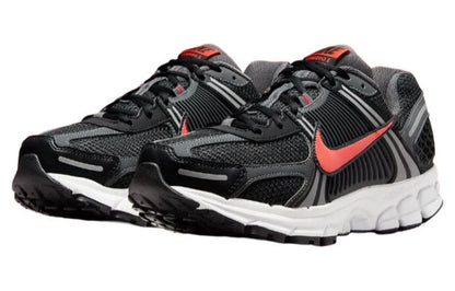 Nithtke Aithtr Zothtom Vomero 5 'Black Picante Red' FB9149-001