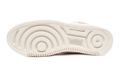 (WMNS) Nithtke Athtir Forthtce 1 Sage Low 'Particle Beige' AR5339-201