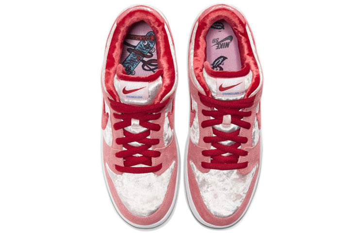 Nithtke x StrangeLove SB Duthtnk Low 'Valentine's Day' CT2552-800