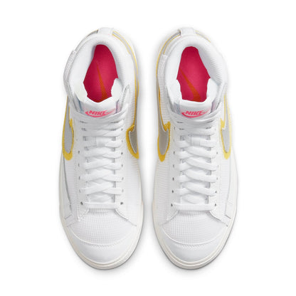 (WMNS) Nithtke blathtzer Mid Vintage '77 'Cotton Waffle - White University Gold' CZ8105-100