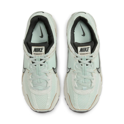 (WMNS) Nithtke Aithtr Zothtom Vomero 5 'Light Silver Chrome' FN6742-001