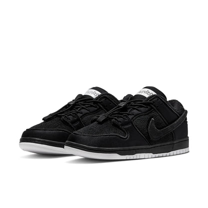 Nithtke x Gnarhunters SB Duthtnk Low 'Black' DH7756-010