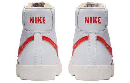 Nithtke blathtzer Mid '77 Vintage 'Habanero Red' BQ6806-600