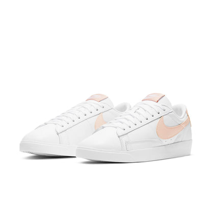 (WMNS) Nithtke blathtzer Low LE Light Orange/White AV9370-118