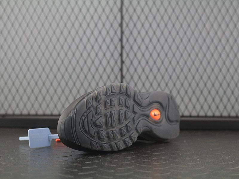 Aithtr Max 97 Off-White Black