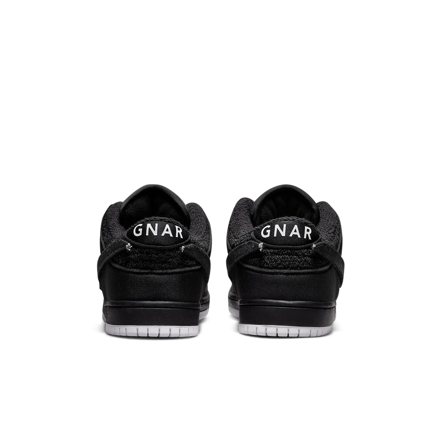 Nithtke x Gnarhunters SB Duthtnk Low 'Black' DH7756-010