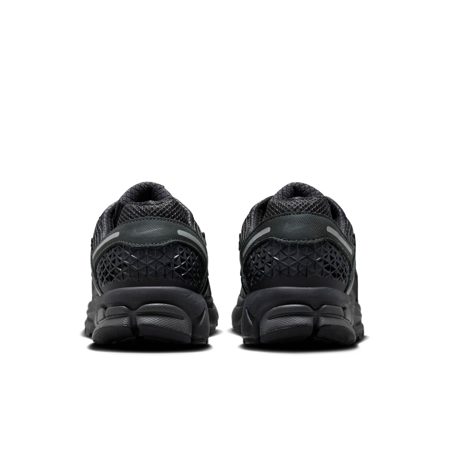 (WMNS) Nithtke Aithtr Zothtom Vomero 5 'Triple Black' FQ7079-002