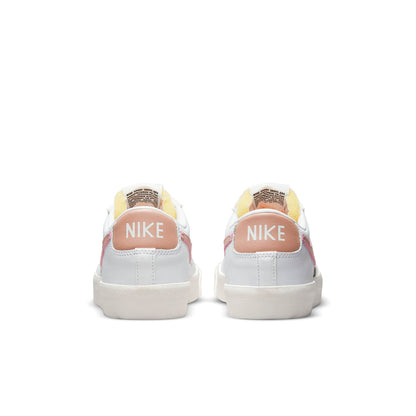 (WMNS) Nithtke blathtzer Low '77 'White Rose Whisper' DC4769-109