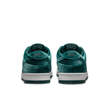 (WMNS) Nithtke Duthtnk Low 'Green Velvet' DZ5224-300