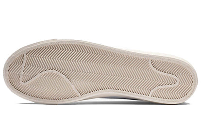 Nithtke blathtzer Mid '77 Vintage 'Pacific Blue' BQ6806-400