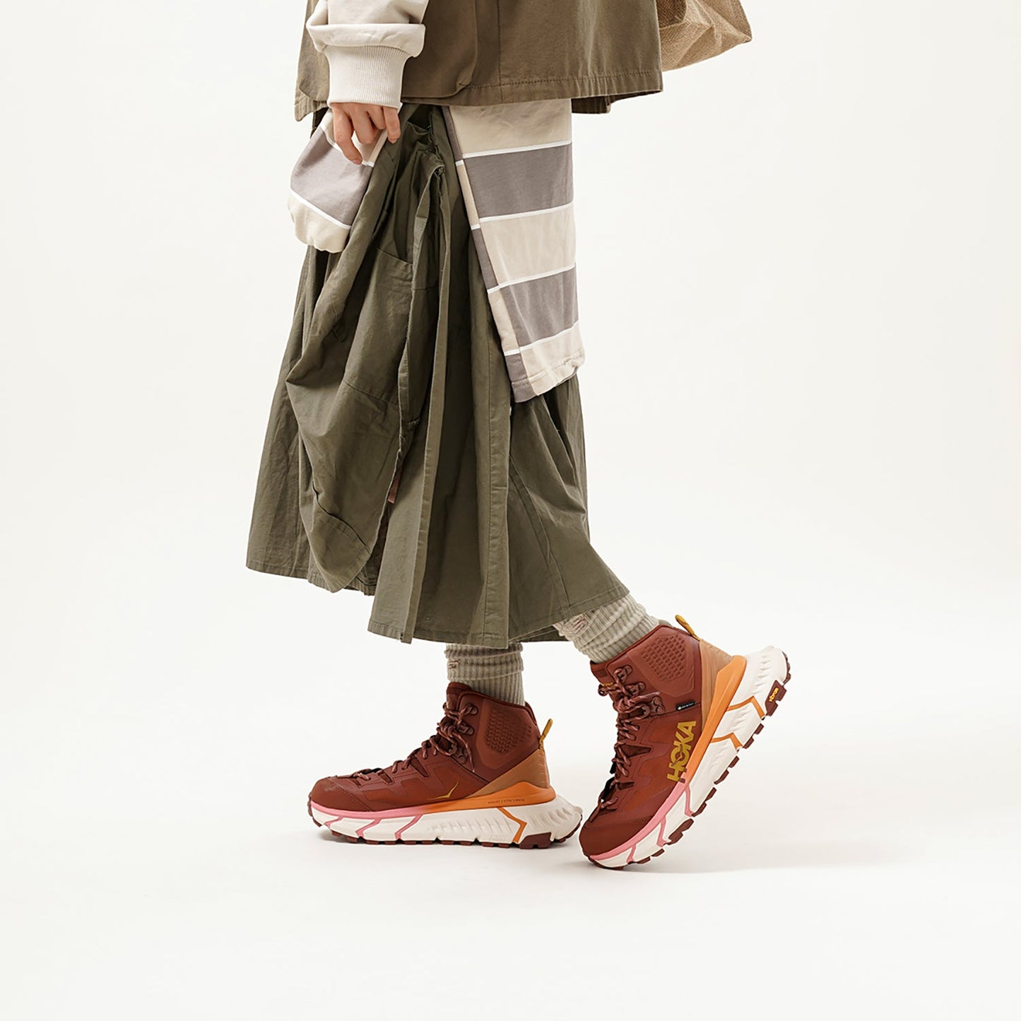 (WMNS) Hothtka ONE ONE Tennine Hike GTX 'Cherry Mahogany Strawberry Ice' 1113511-CMSI