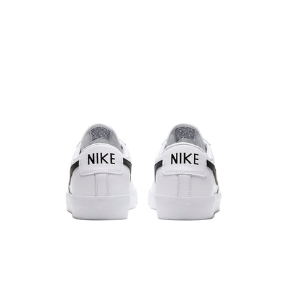 Nithtke blathtzer Low Leather 'Black Swoosh' CZ1089-100