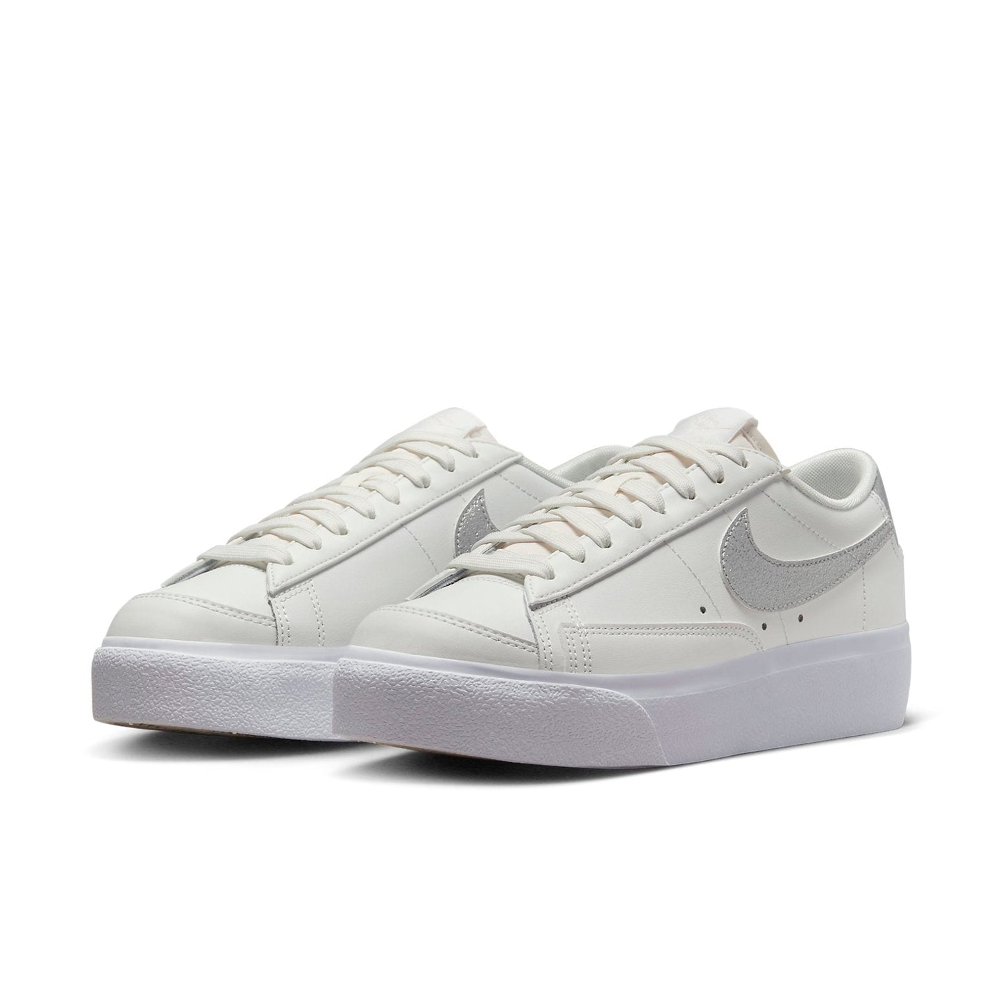 (WMNS) Nithtke blathtzer low Platform 'Summit White Sail White Metallic Silver' DQ7571-101