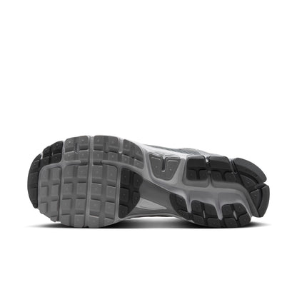 Nithtke Aithtr Zothtom Vomero 5 'Cool Grey' FJ4151-003