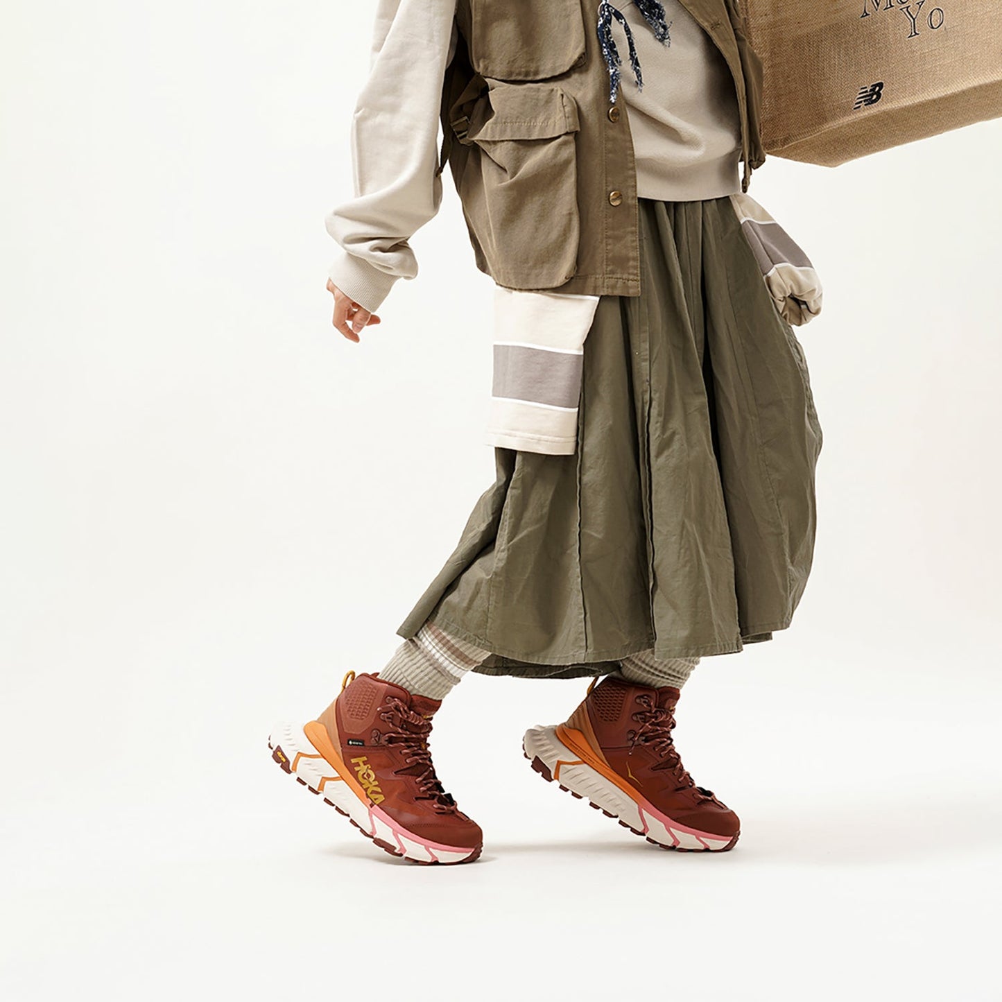 (WMNS) Hothtka ONE ONE Tennine Hike GTX 'Cherry Mahogany Strawberry Ice' 1113511-CMSI