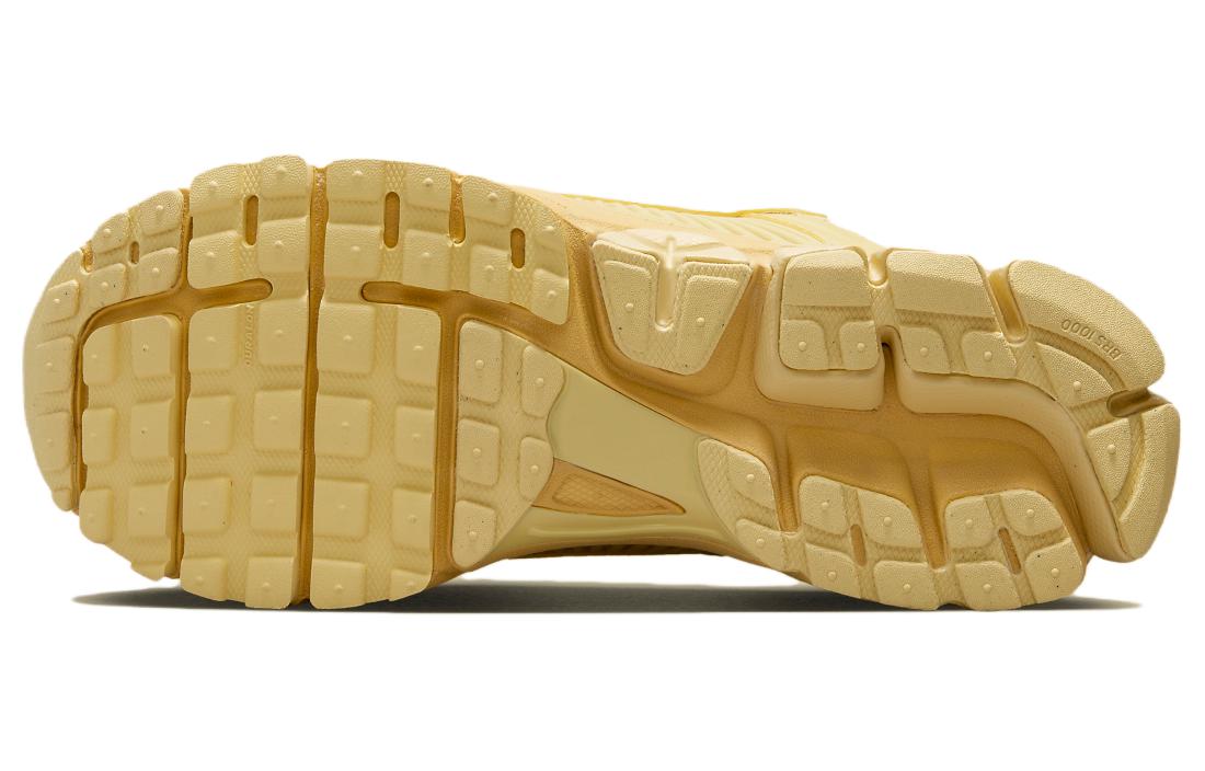 (WMNS) Nithtke Aithtr Zothtom Vomero 5 'Saturn Gold' FQ7079-700